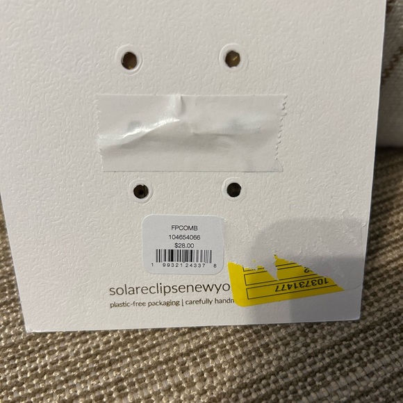 Free People x Solar Eclipse Hand-Painted Pocket Hair Comb - Picture 5 of 5